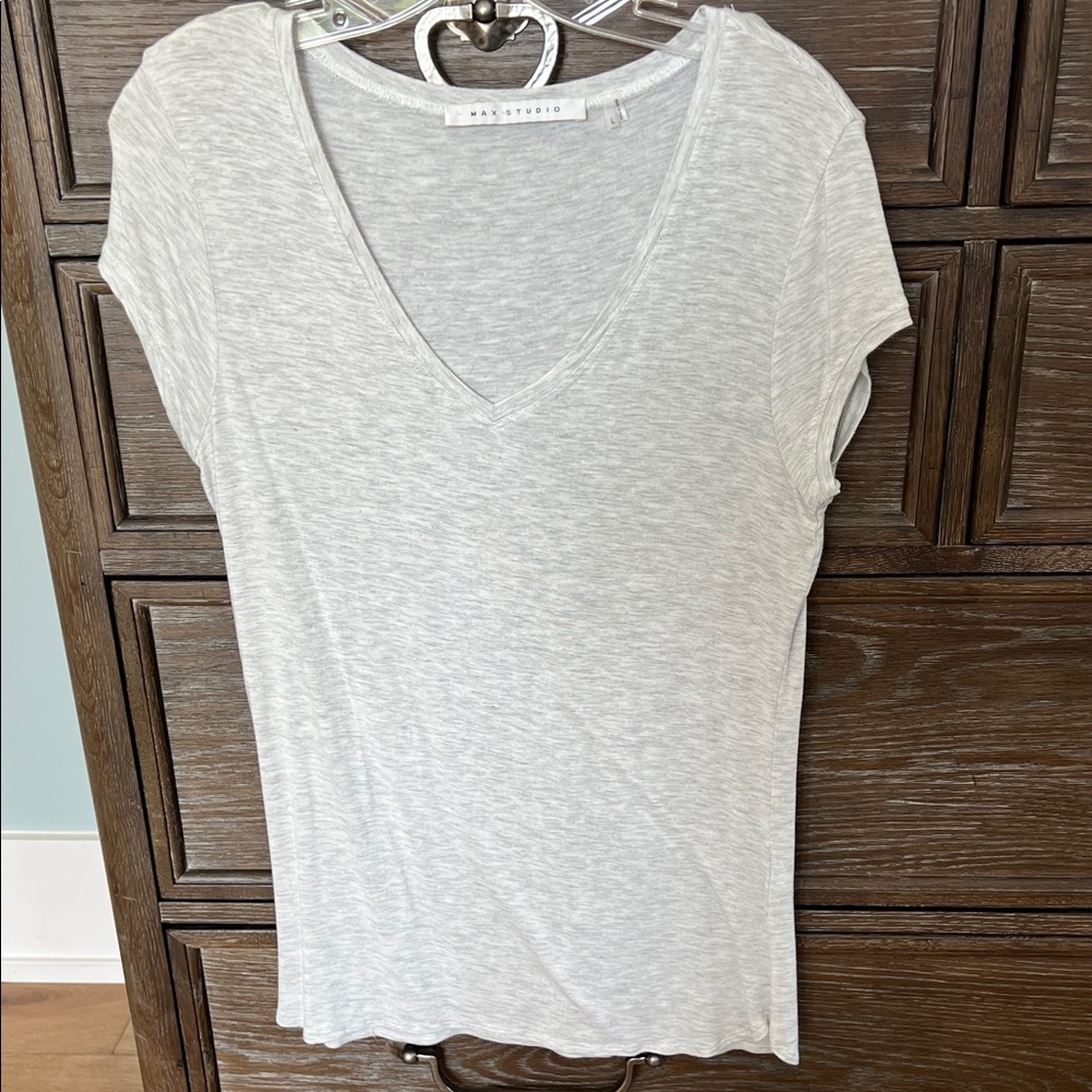 Max Studio Light Gray V-Neck Short Sleeve Top